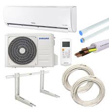 ALT : Split Samsung 12000 BTU installé dans une chambre moderne avec refroidissement efficace